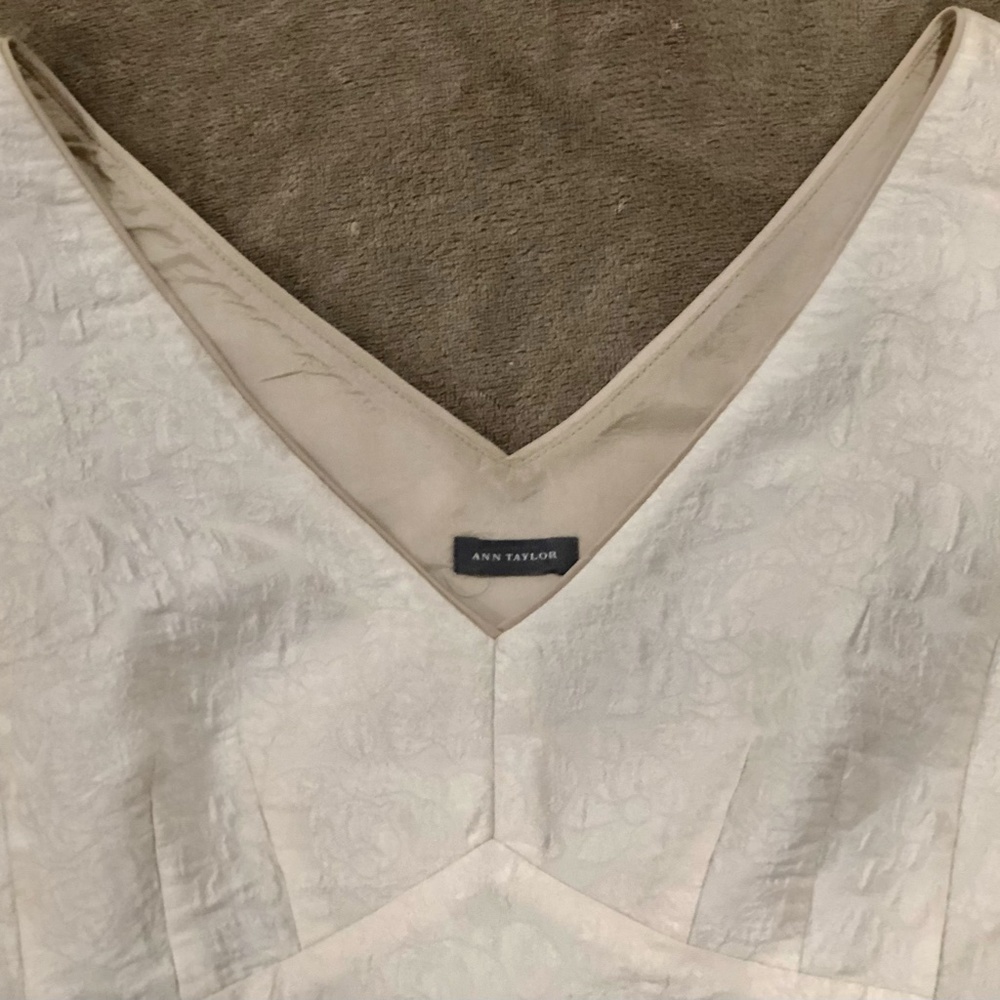 Ann Taylor Silk Form Fitting Shell - image 4